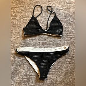 Acacia black mesh Na Pali top and Waikoloa bottom